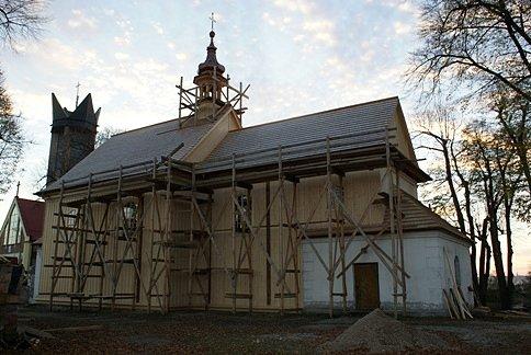 Kościółek modrzewiowy z 1746 roku w Tomaszowie-Białobrzegach zmienia swoje oblicze :)
