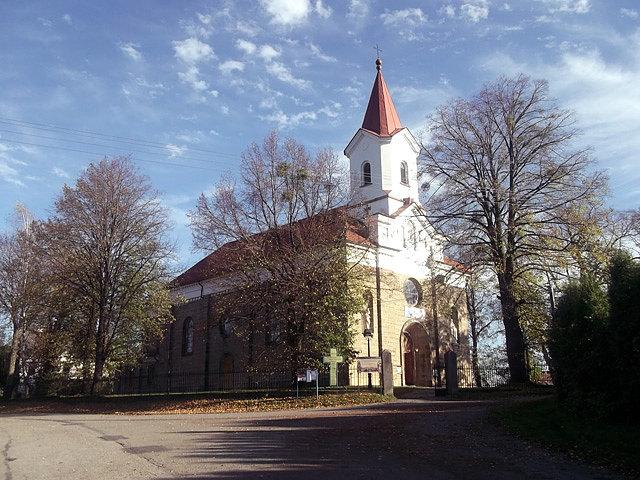 Zamiast rynku - kościół w Mucharzu