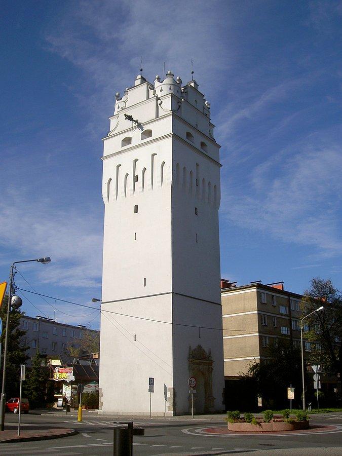 Wieża przy rynku w Nysie