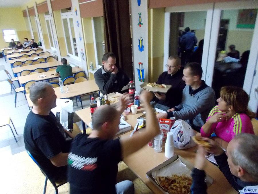 48 Harpagan - wielu Harpaganów przy jednym stole