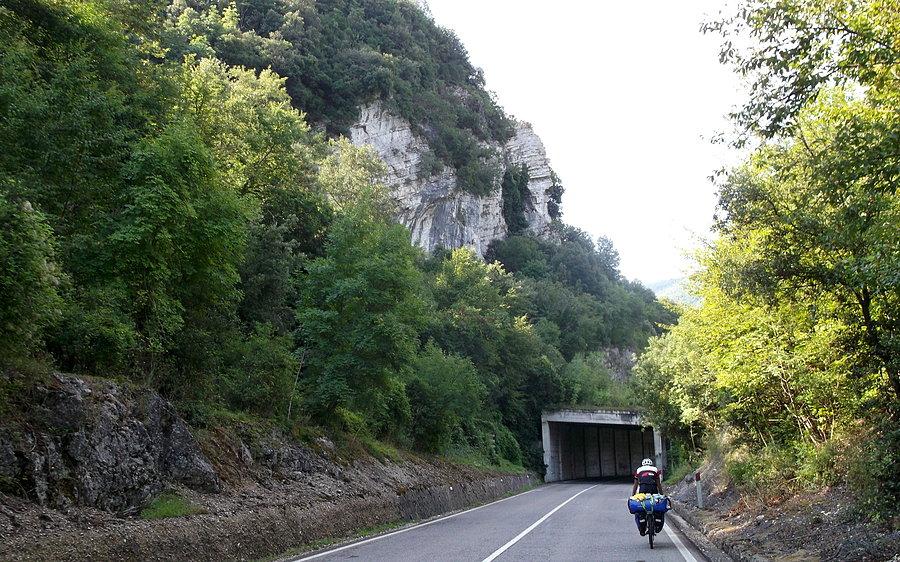 Trip wśród skałek i tunelików