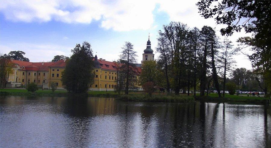 Pocysterski zespół klasztorno-pałacowy w Rudach