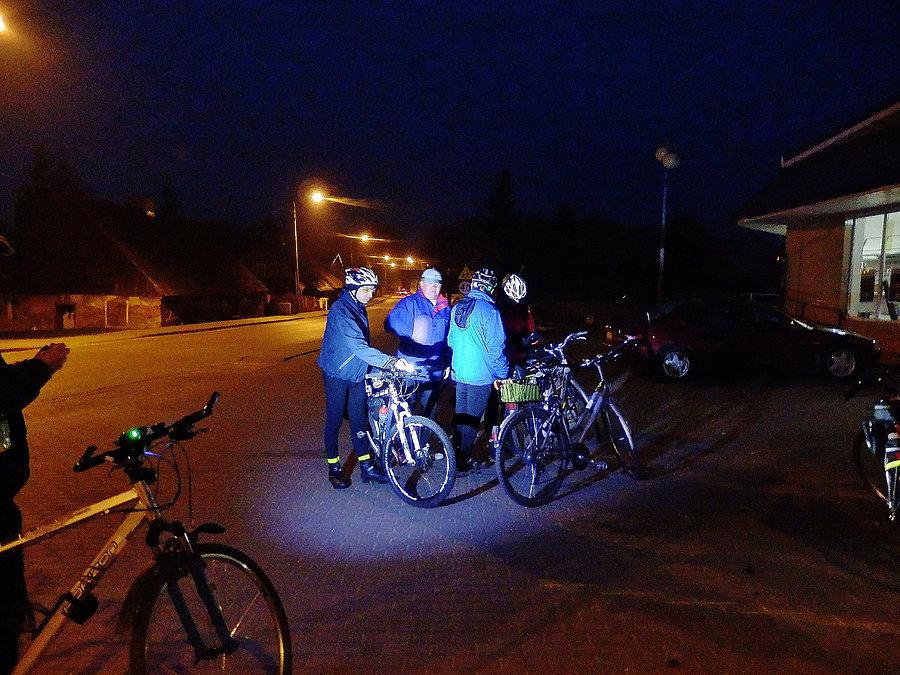 Małe Wiosło - Durze Wiosło. Okolice Opalenia. Na trasie wycieczki. Powrót do domu w ciemnościach