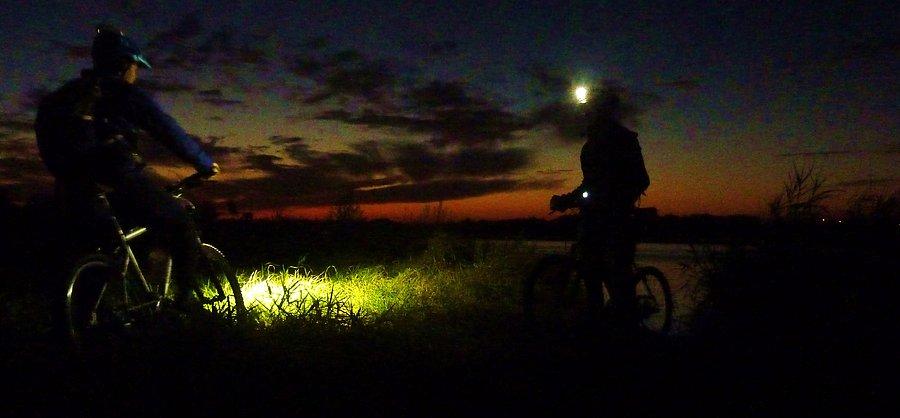Nocna jazda rowerem