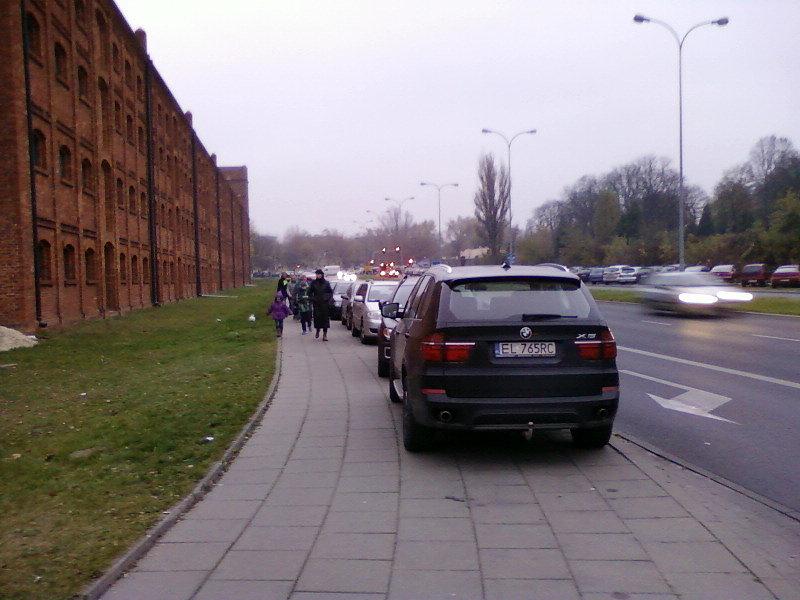 Parkowanie przy Karskiego