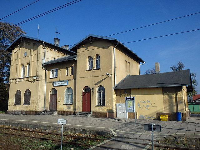 Stacja kolejowa w Wagańcu, ale pod nazwą Nieszawa-Waganiec
