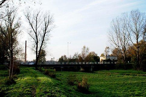 Za mostem Park Solidarność