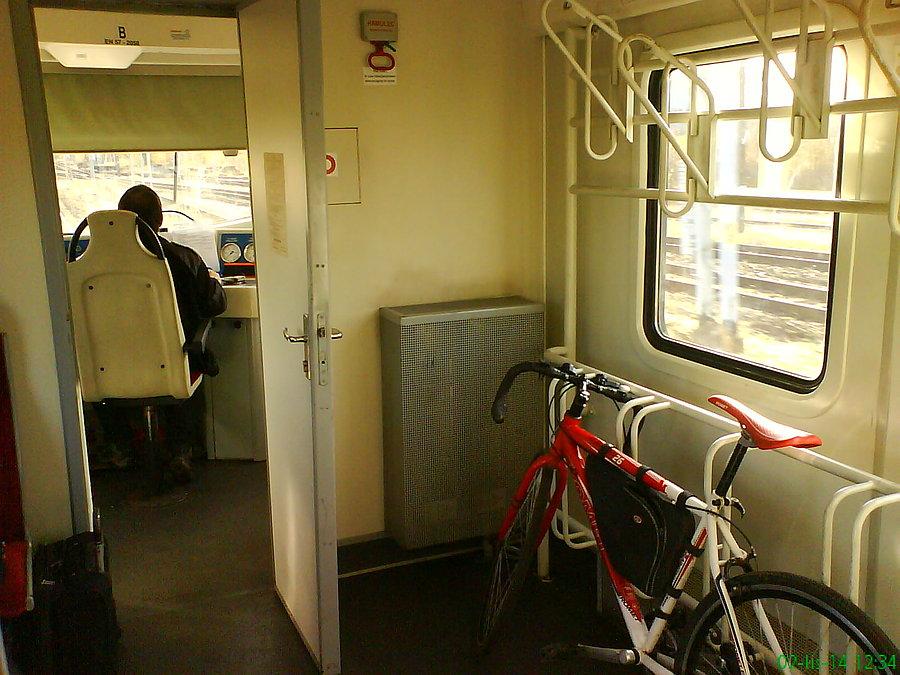 Kilka lat wożenia rowerów pociągami i pierwszy raz trafiłem na wieszaki rowerowe