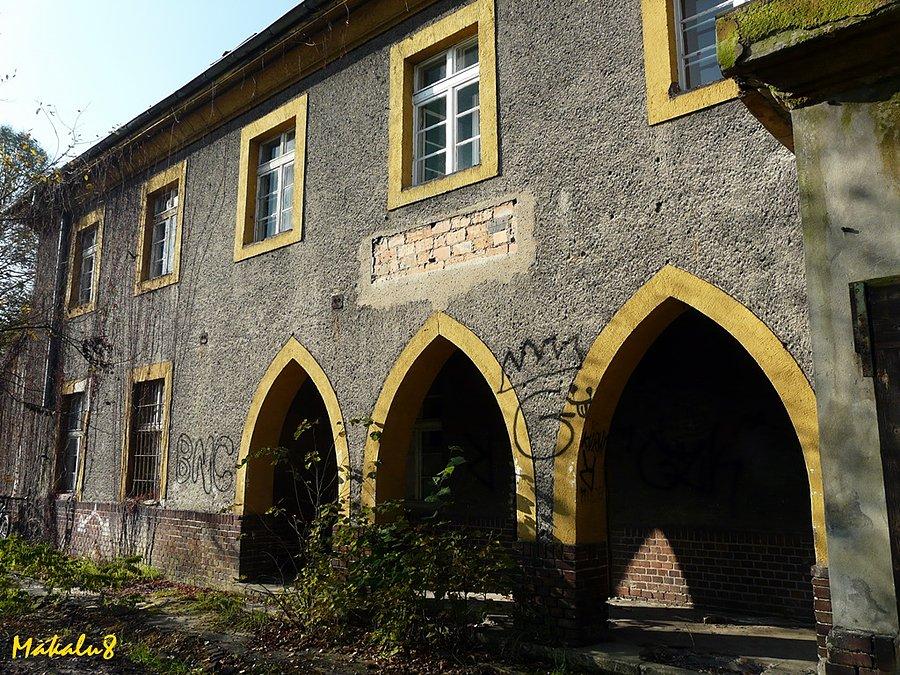 Stacja kolejowa w Miedarach