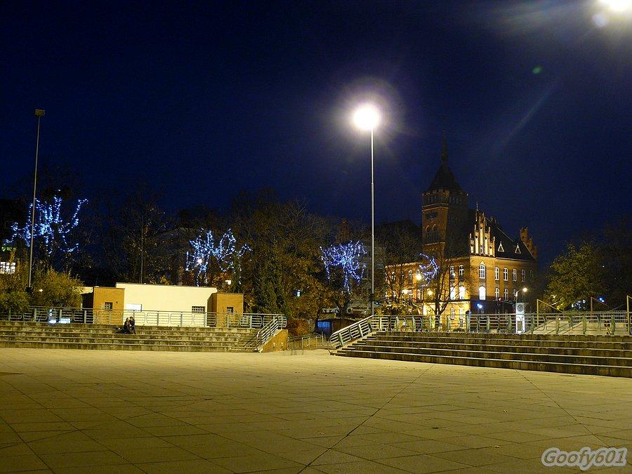 Plac Krakowski w wydaniu jesienno-nocnym ;)