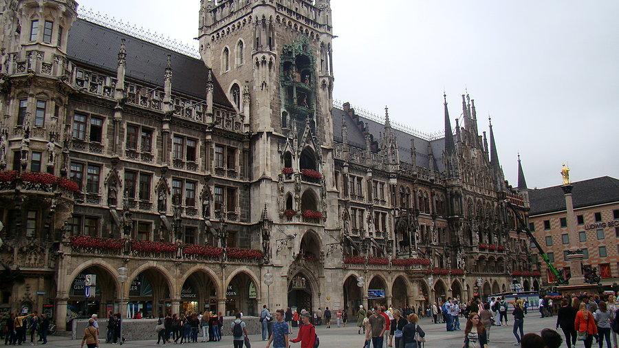 Ratusz i Marienplatz