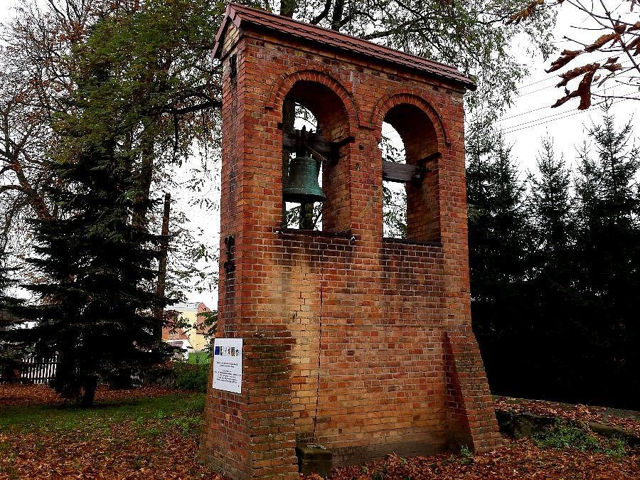 Kolin - Dzwon z 1925r. z herbem von Schöning