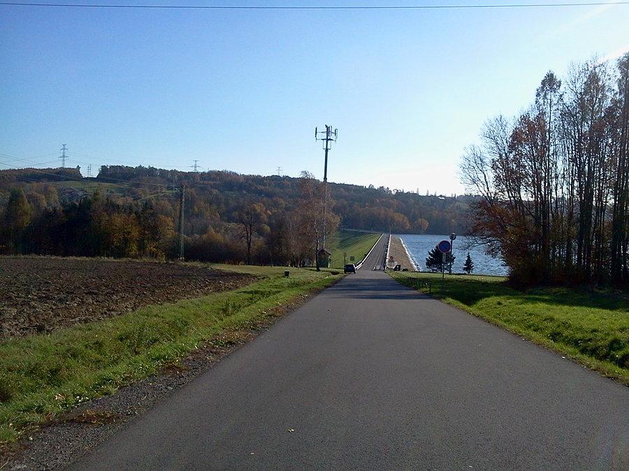 Cierlicko, podjazd od tamy