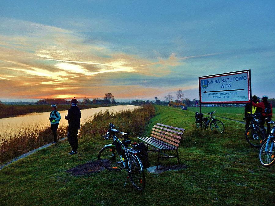 Wycieczka na Mierzeję Wiślaną. Spotkanie z elbląskimi morsami i rowerzystami... :)
