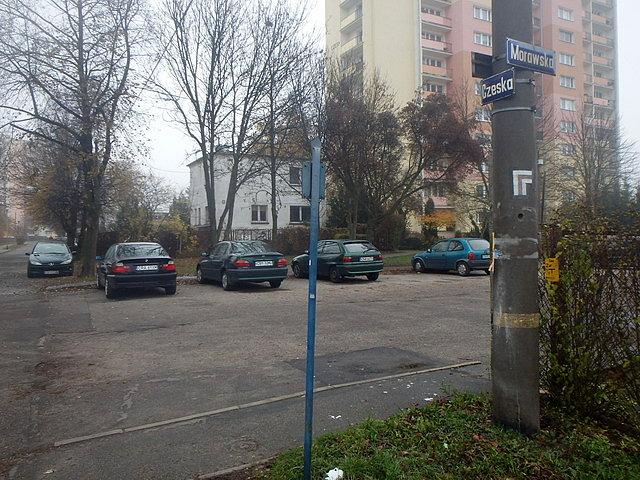 Odcinek szlaku na osiedlu Wzgórze Wolności