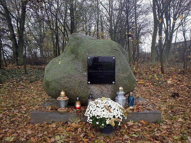 Wieś Nowaczkowo - pomnik poświęcony Nieznanemu Żołnierzowi Polskiemu