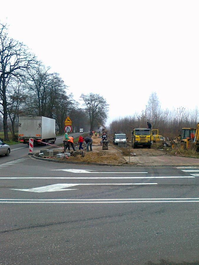 Na budowie ddr w Strzykułach jest więcej ludzi niż u nas na przebudowie Powstańców