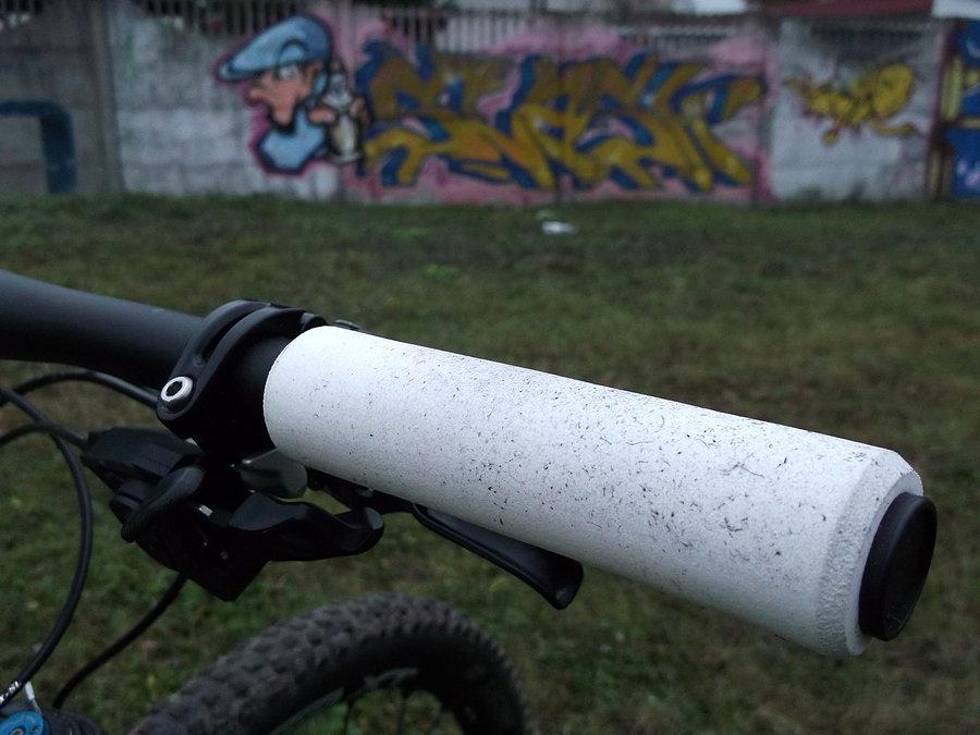 Po pierwszych 60 km białe gripy już nie są białe :)