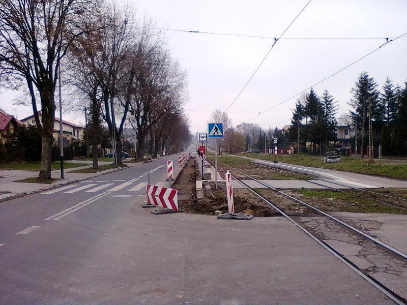 Poszerzanie przystanku na Warszawskiej