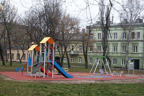 Nowy plac zabaw na skwerze przy Wschodniej