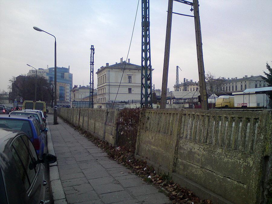 Stary Świebodzki rozdeptany przez bazary