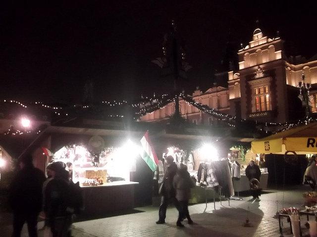 Przygotowania do Świąt - Rynek Główny
