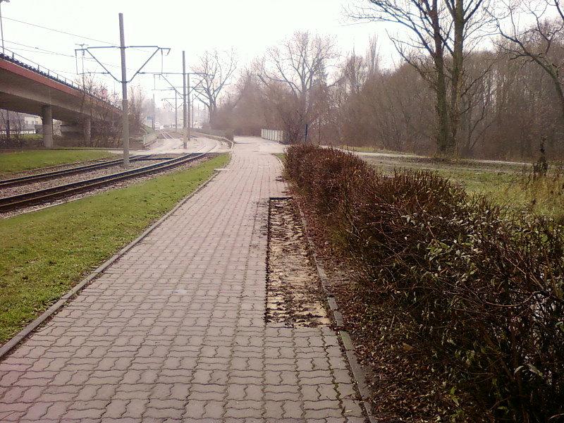 Rozkradziona rowerówka na Pabianickiej