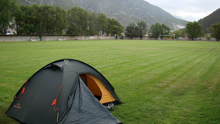 Nocleg na stadionie