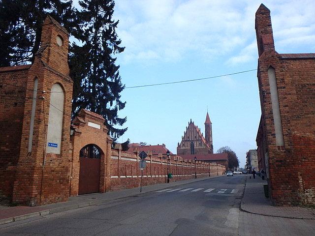 Na Szlaku Starego Chełmna w okolicach kościoła pofranciszkańskiego