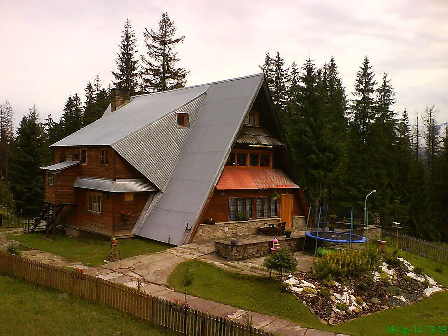 Najprawdopodobniej najwyżej położony zamieszkany dom w Polsce (Butorowy Wierch, dawny bar)