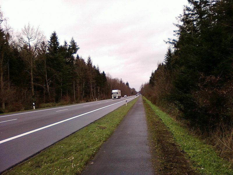 Rowerówka wzdłuż szosy