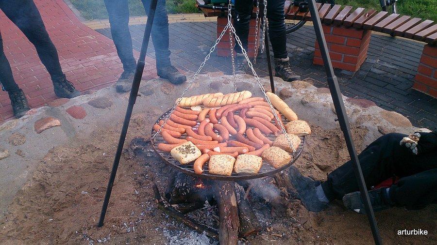 Tuja, ogień, gryl, pieczyste :-)