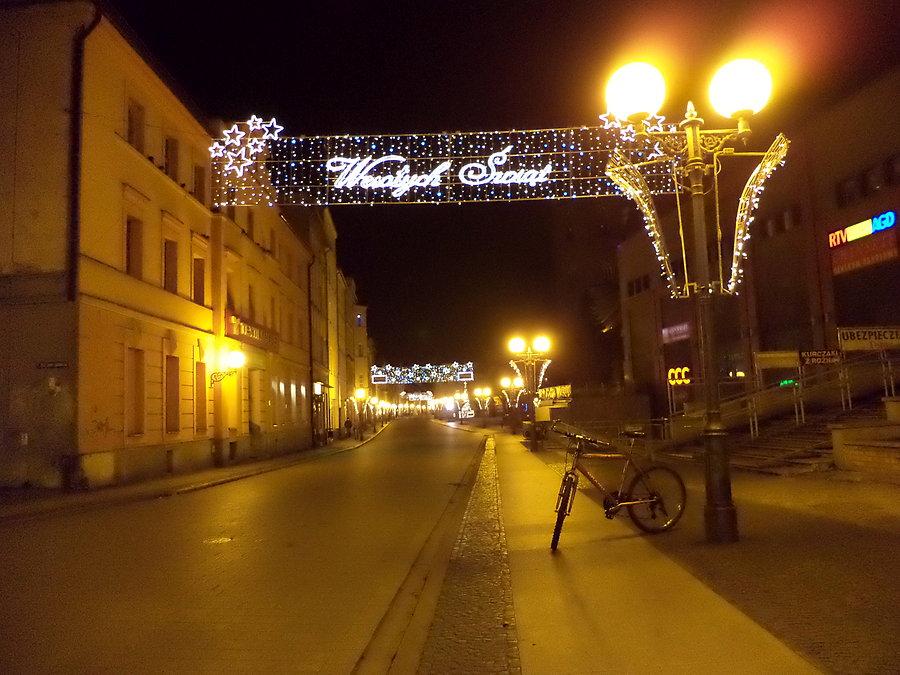 Brzeg świąteczną nocą