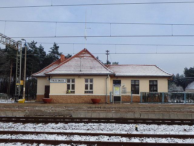 Stacja kolejowa w Trzcińcu