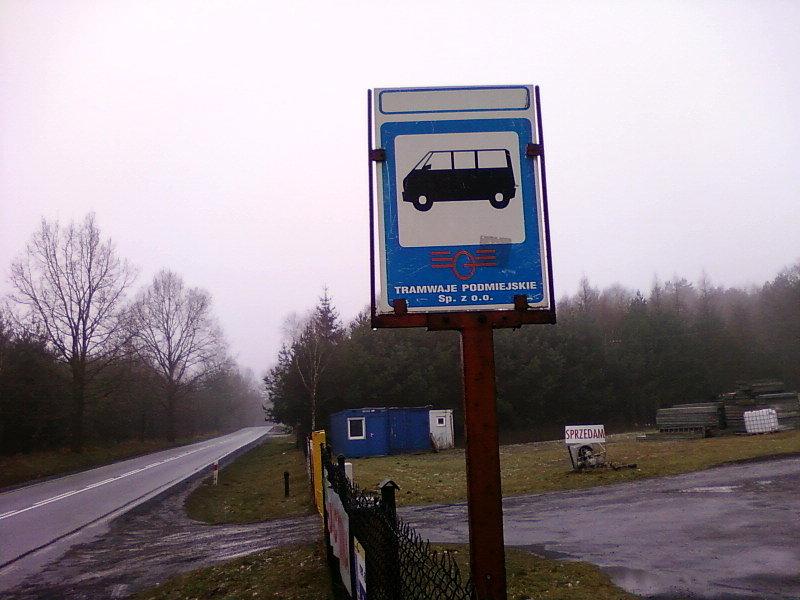 Tramwajowy przystanek autobusowy