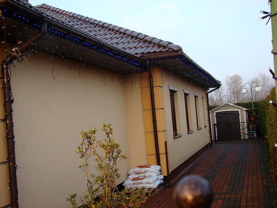 Grzepnica - świąteczne dekoracje za dnia ale lamki się świecą i czekają na zmrok