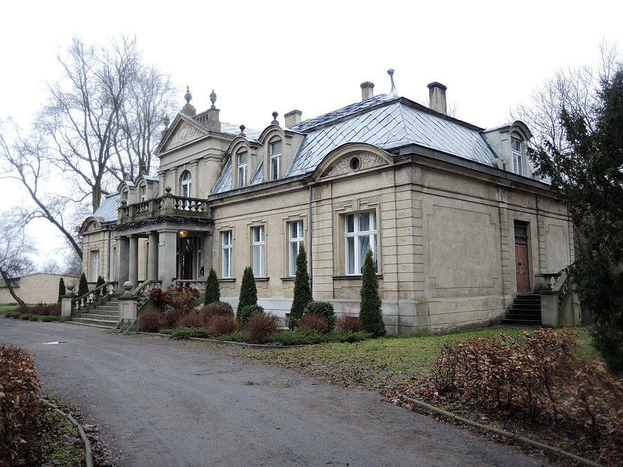 Neoklasycystyczny pałac w Sławnie zbudowany około 1880 r