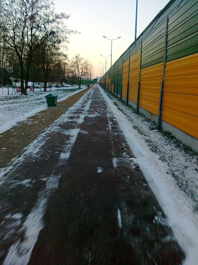 Przy wiadukcie nad S8 jak zawsze porządnie