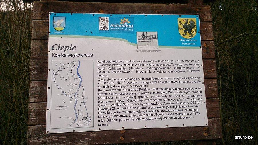 Tablica informacyjna we wsi Ciepłe