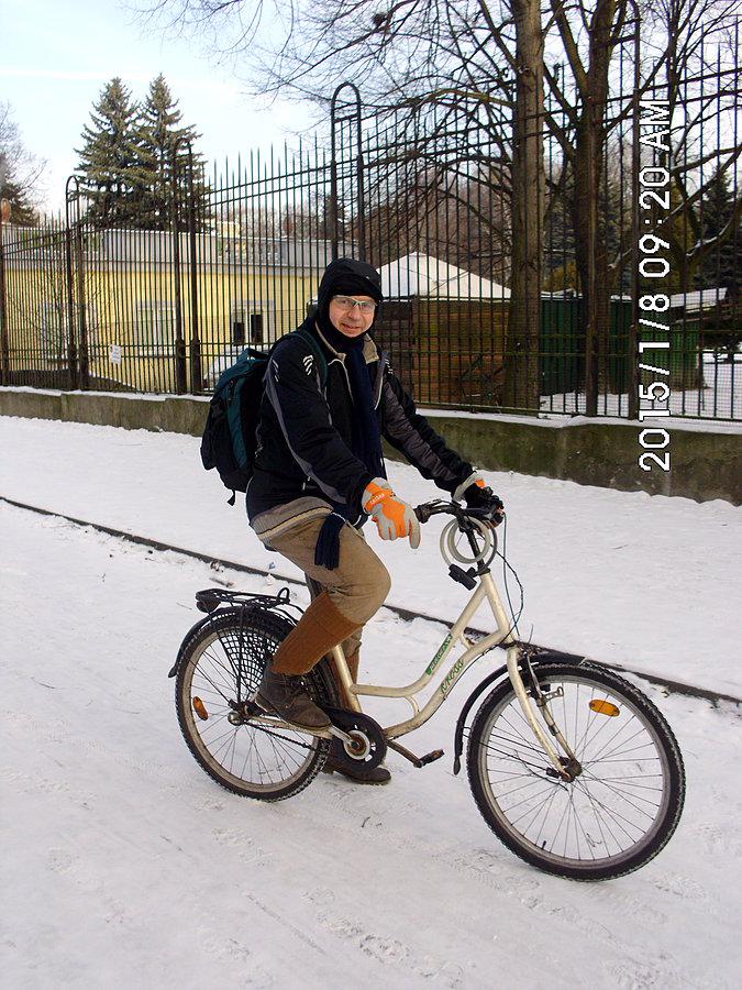 Za mną płot okalający ZOO