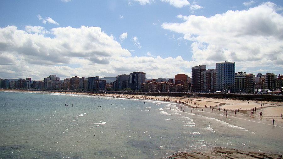 Plaża widziana z drugiej strony
