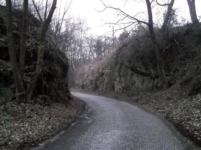 Droga wyprowadzająca z doliny