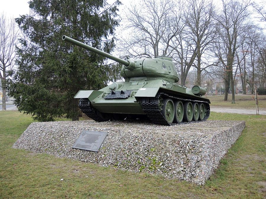 Czołg T-34 w Czarnkowie
