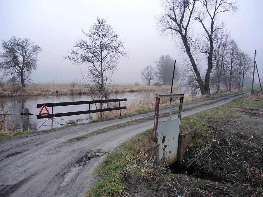 Nad Notecią - okolice śluzy w Pianówce