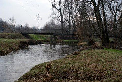 Na szczęście na horyzoncie widać mostek, którym mam ochotę się przeprawić