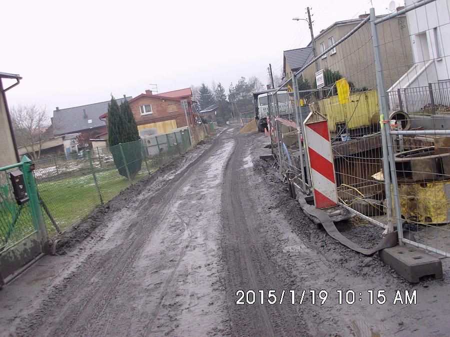 w Reptach z powodu budowy kanalizacji wpakowałem się w błoto