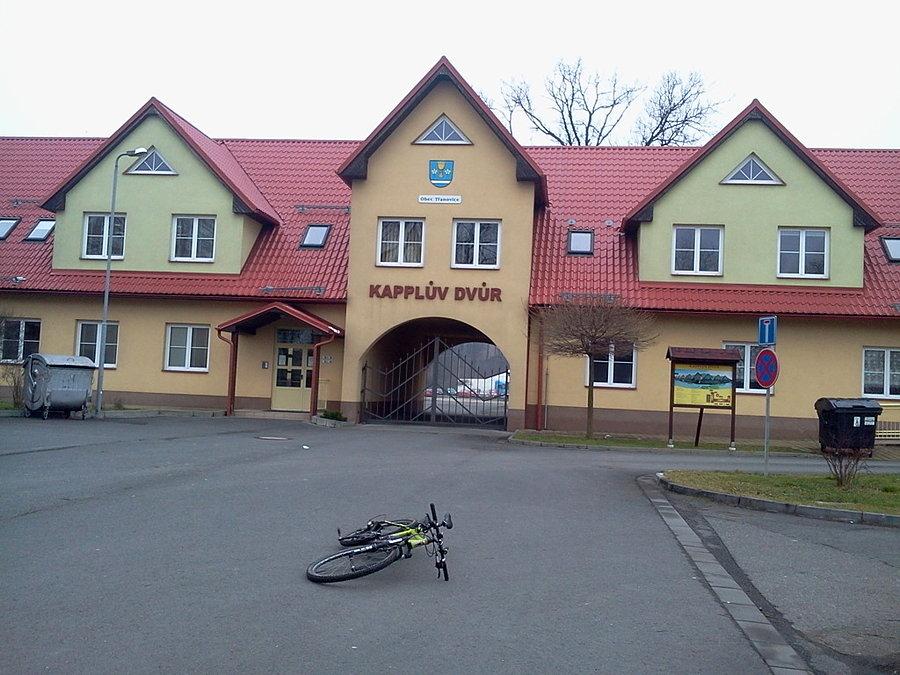 Mocno zmieniony dwór w Trzanowicach