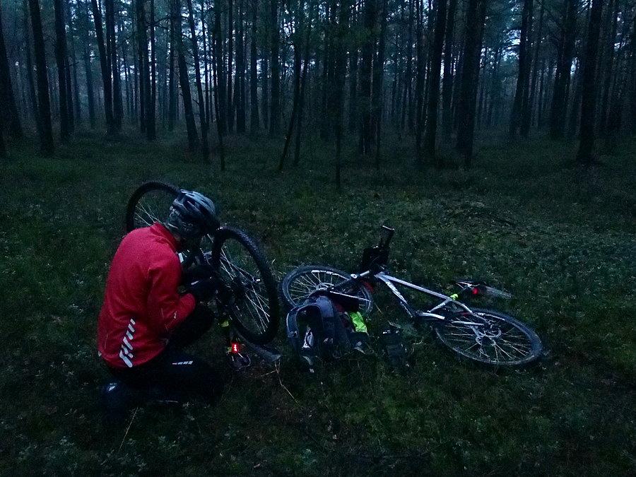 Naprawa roweru - urwana przerzutka