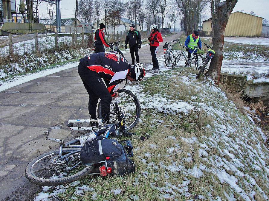 W drodze powrotnej, Mirek złapał kapcia