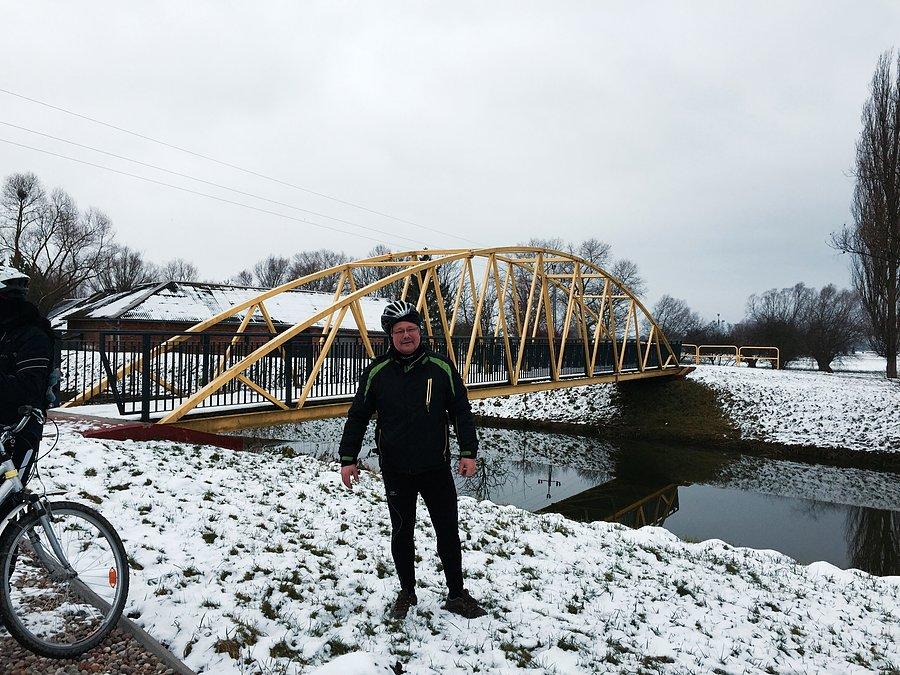 Piękny kamyk przy pięknej drużce rowerowej